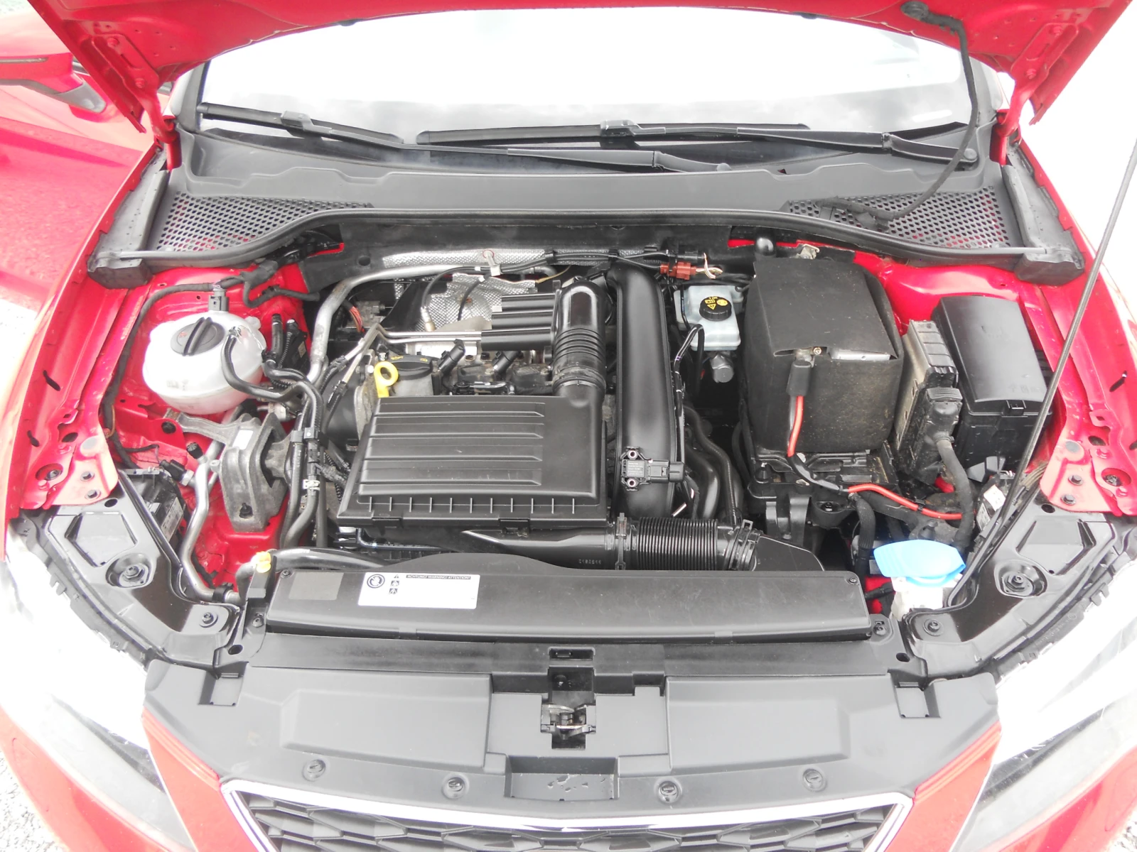 Seat Leon 1.4 ST FR ЛИЗИНГ!!! ПЪЛНА СЕРВИЗНА ИСТОРИЯ, снимка 12 - Автомобили и джипове - 56272847