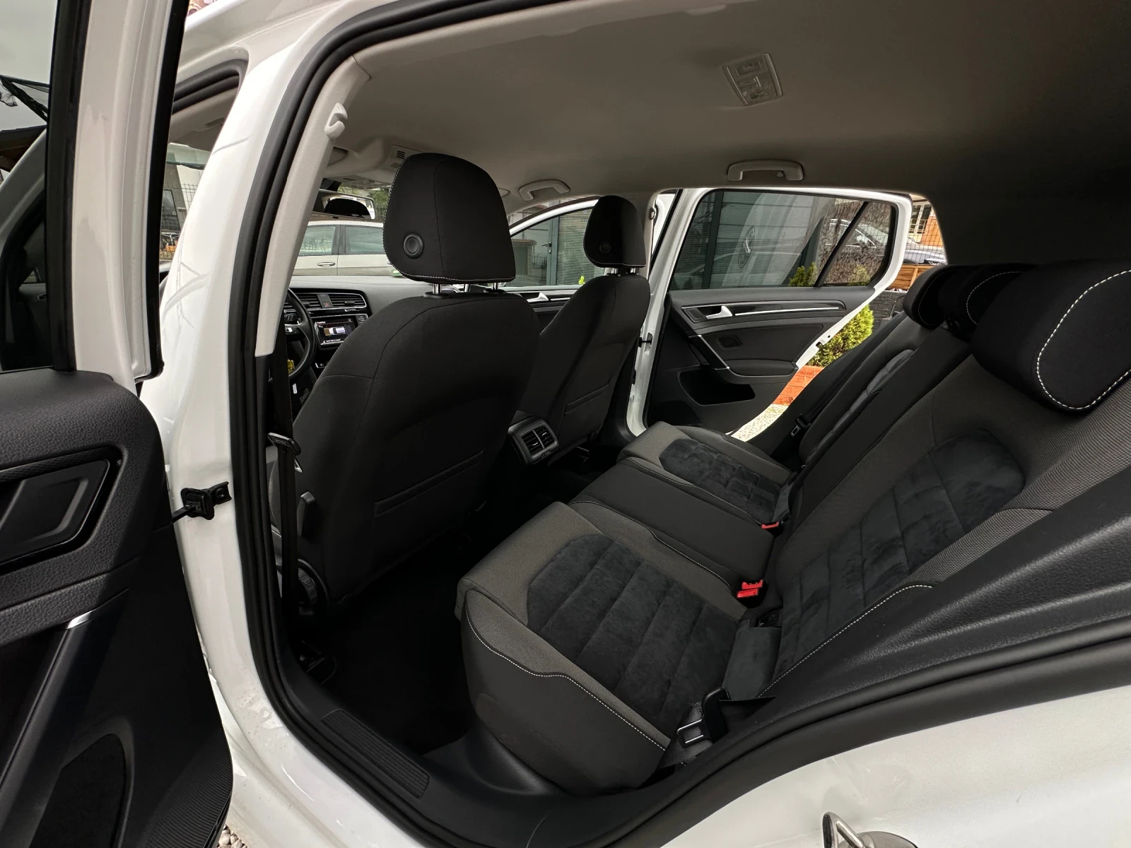VW Golf Highline* Xenon* Камера* , снимка 12 - Автомобили и джипове - 56707254