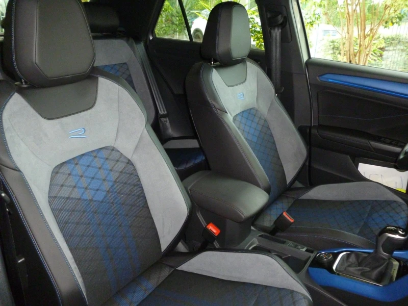 VW T-Roc R* 4M* DISTR* LED* CAM* CARPLAY* , снимка 7 - Автомобили и джипове - 52445001