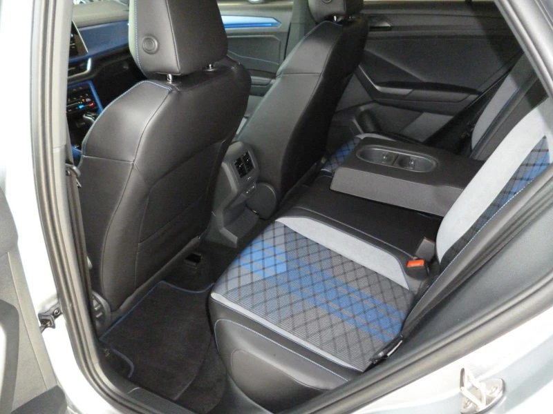 VW T-Roc R* 4M* DISTR* LED* CAM* CARPLAY* , снимка 8 - Автомобили и джипове - 52445001