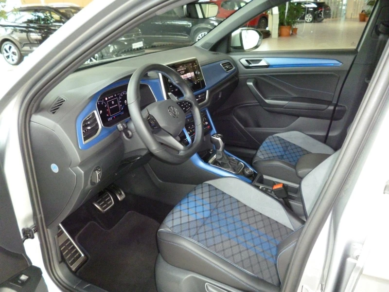 VW T-Roc R* 4M* DISTR* LED* CAM* CARPLAY* , снимка 4 - Автомобили и джипове - 52445001