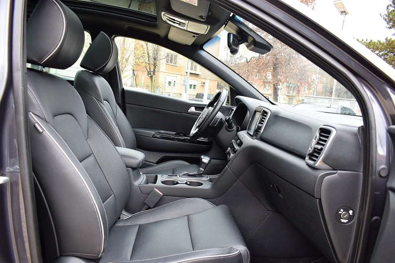 Kia Sportage  2.0ШВЕЙЦАРИЯ/GT-line/4x4/ОБДУХВАНЕ/КАМЕРА, снимка 15 - Автомобили и джипове - 52695627