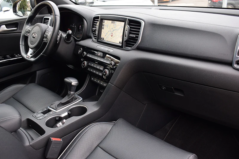 Kia Sportage  2.0ШВЕЙЦАРИЯ/GT-line/4x4/ОБДУХВАНЕ/КАМЕРА, снимка 14 - Автомобили и джипове - 52695627