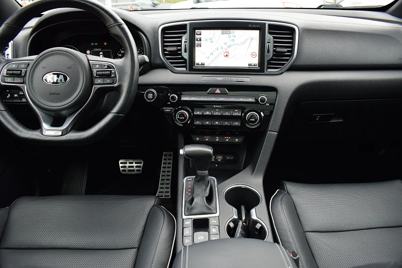 Kia Sportage  2.0ШВЕЙЦАРИЯ/GT-line/4x4/ОБДУХВАНЕ/КАМЕРА, снимка 12 - Автомобили и джипове - 52695627