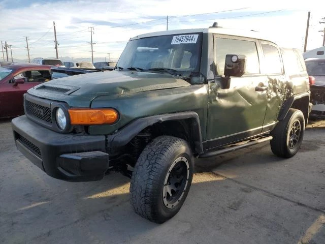 Toyota Fj cruiser * малко километри за модела!, снимка 1 - Автомобили и джипове - 48309494