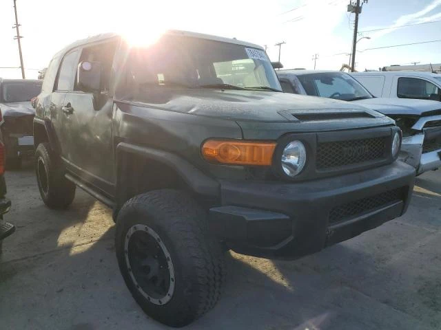 Toyota Fj cruiser * малко километри за модела!, снимка 4 - Автомобили и джипове - 48309494