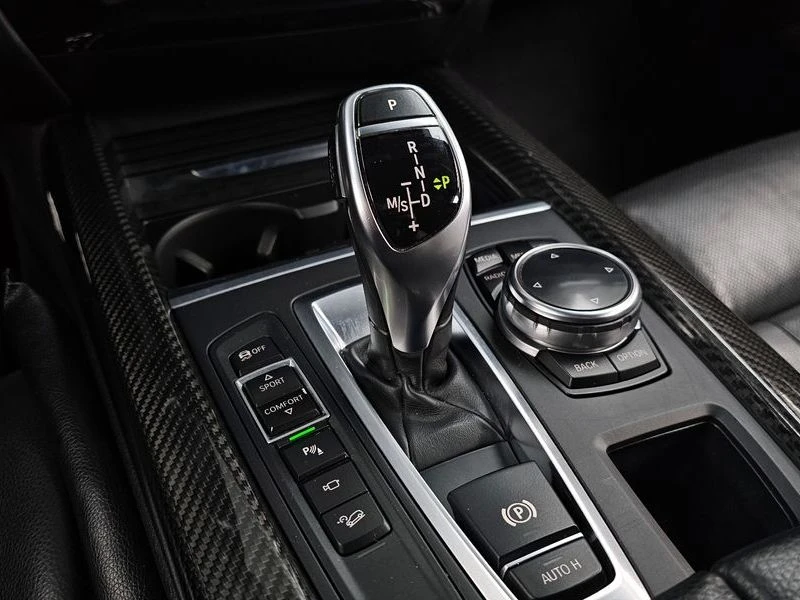 BMW X5 xDrive 40d Black&White Edition| 258к.с.| ВКЛ.ТЕХНО, снимка 9 - Автомобили и джипове - 55649798