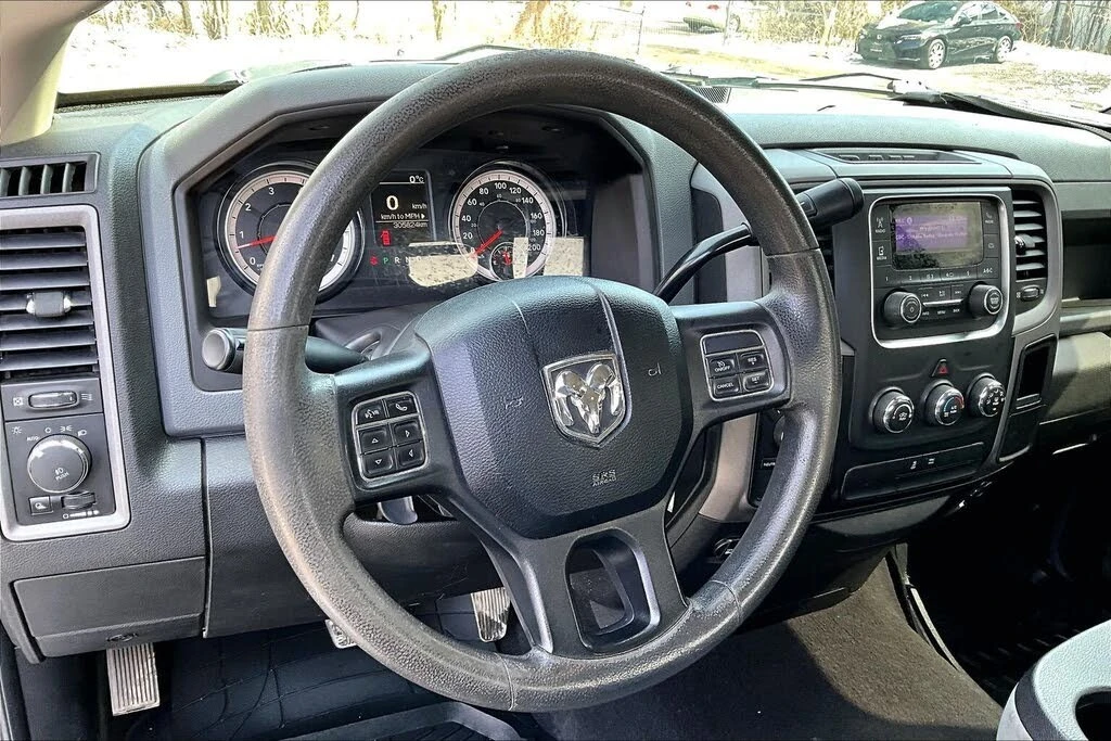 Dodge RAM 1500 SXT* Quad Cab* 4WD* АвтоКредит* (ЦЕНА ДО БГ), снимка 12 - Автомобили и джипове - 54359994
