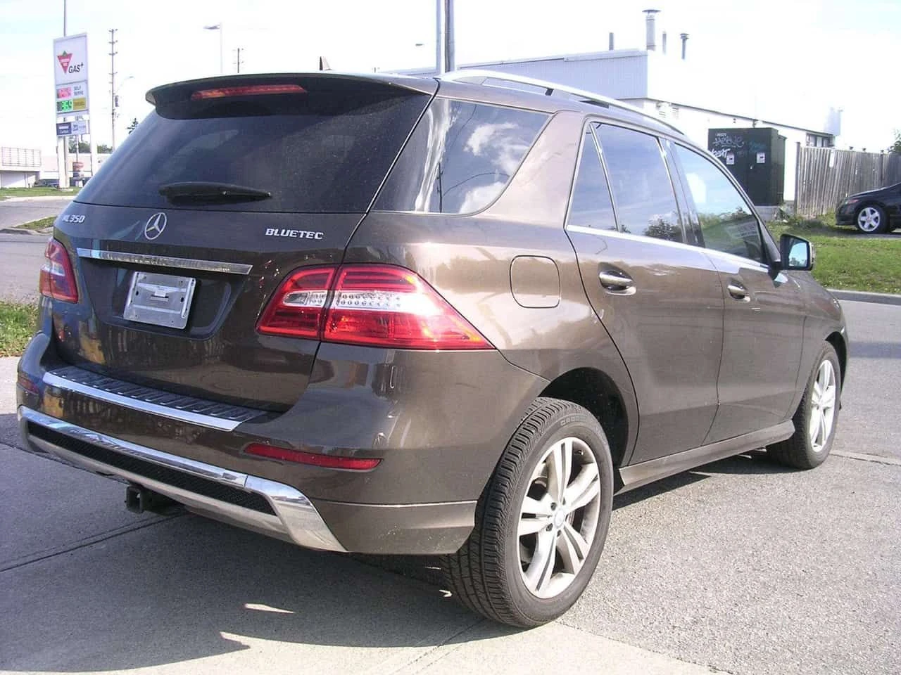 Mercedes-Benz ML 350 DIESEL * BlueTec * Фиксирана цена до БГ * CARFAX, снимка 3 - Автомобили и джипове - 54607336