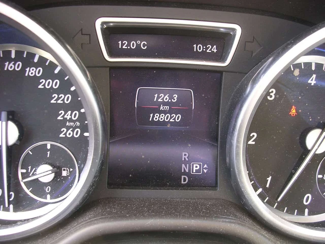 Mercedes-Benz ML 350 DIESEL * BlueTec * Фиксирана цена до БГ * CARFAX, снимка 7 - Автомобили и джипове - 54607336
