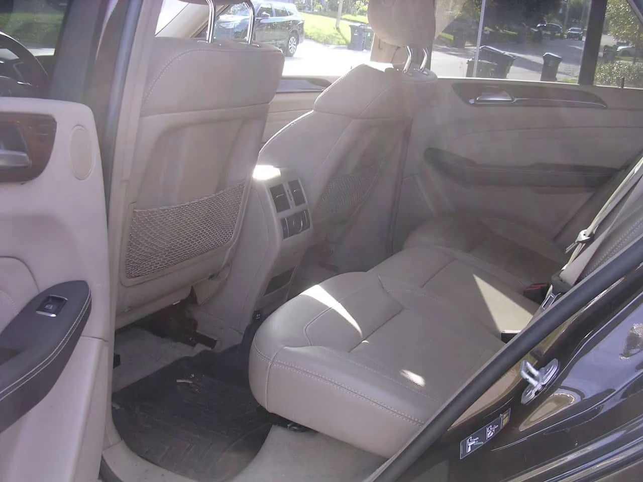 Mercedes-Benz ML 350 DIESEL * BlueTec * Фиксирана цена до БГ * CARFAX, снимка 11 - Автомобили и джипове - 54607336