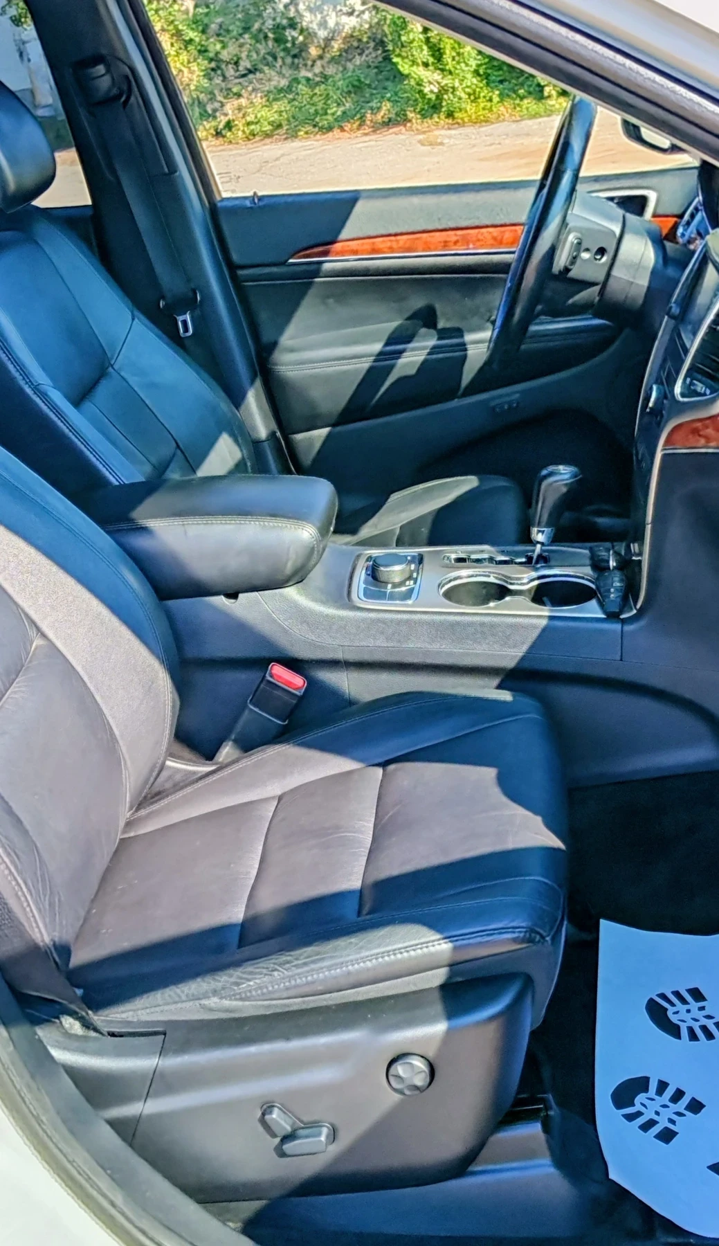 Jeep Grand cherokee 3.0CDRi OVERLAND ШВЕЙЦАРИЯ , снимка 15 - Автомобили и джипове - 55645575