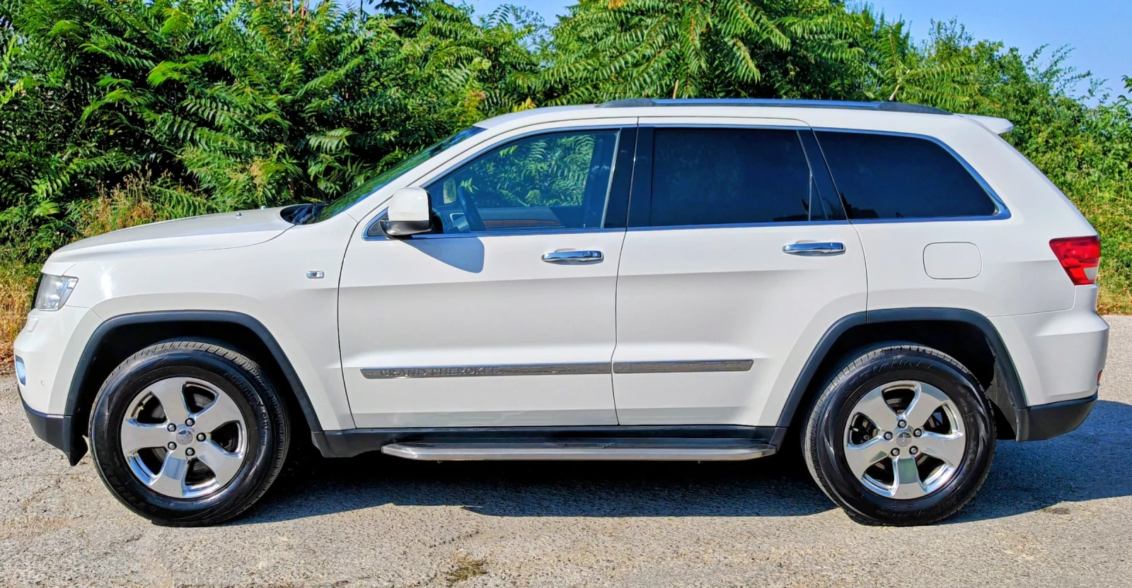 Jeep Grand cherokee 3.0CDRi OVERLAND ШВЕЙЦАРИЯ , снимка 6 - Автомобили и джипове - 55645575