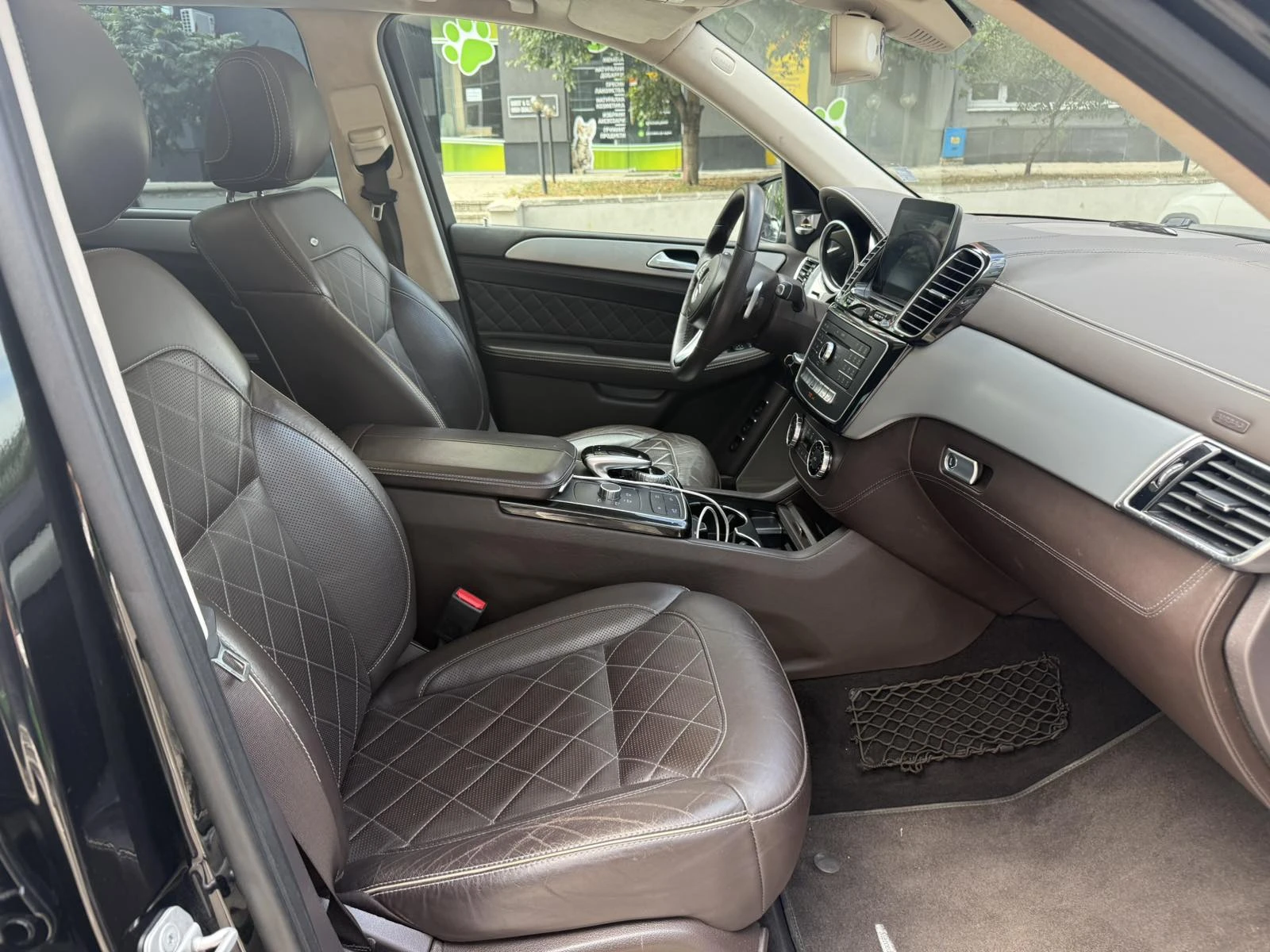 Mercedes-Benz GLS 400 Designo / Bang & Olufsen, снимка 9 - Автомобили и джипове - 56091637