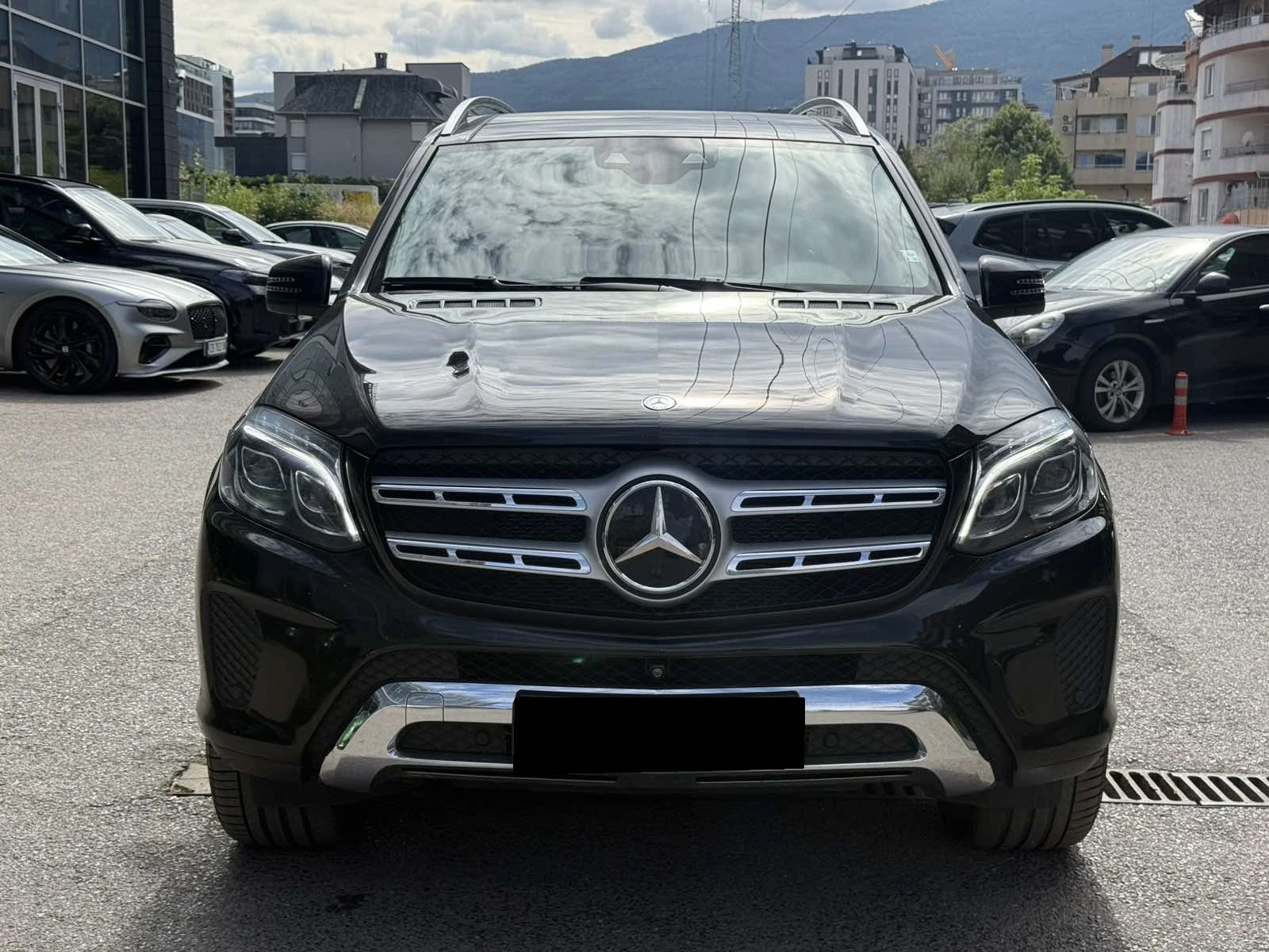 Mercedes-Benz GLS 400 Designo / Bang & Olufsen, снимка 2 - Автомобили и джипове - 56091637