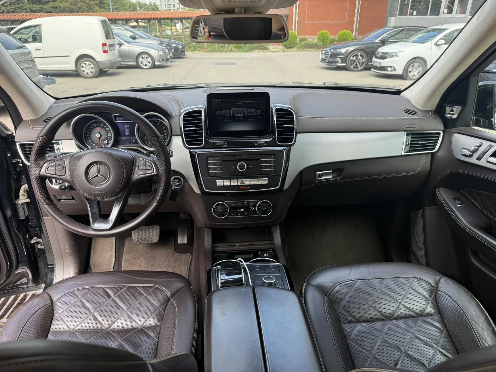 Mercedes-Benz GLS 400 Designo / Bang & Olufsen, снимка 10 - Автомобили и джипове - 56091637