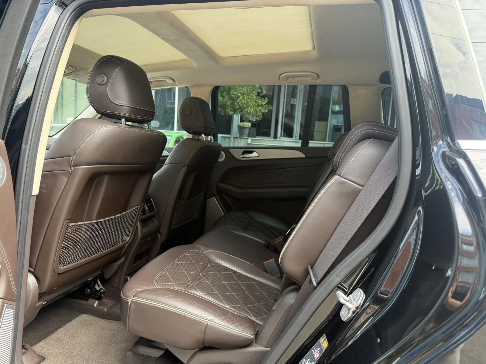 Mercedes-Benz GLS 400 Designo / Bang & Olufsen, снимка 12 - Автомобили и джипове - 56091637