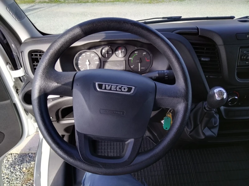 Iveco 35s13 2300куб.см-126к.с.-6 скорости-климатик-хладилен, снимка 13 - Бусове и автобуси - 47787025