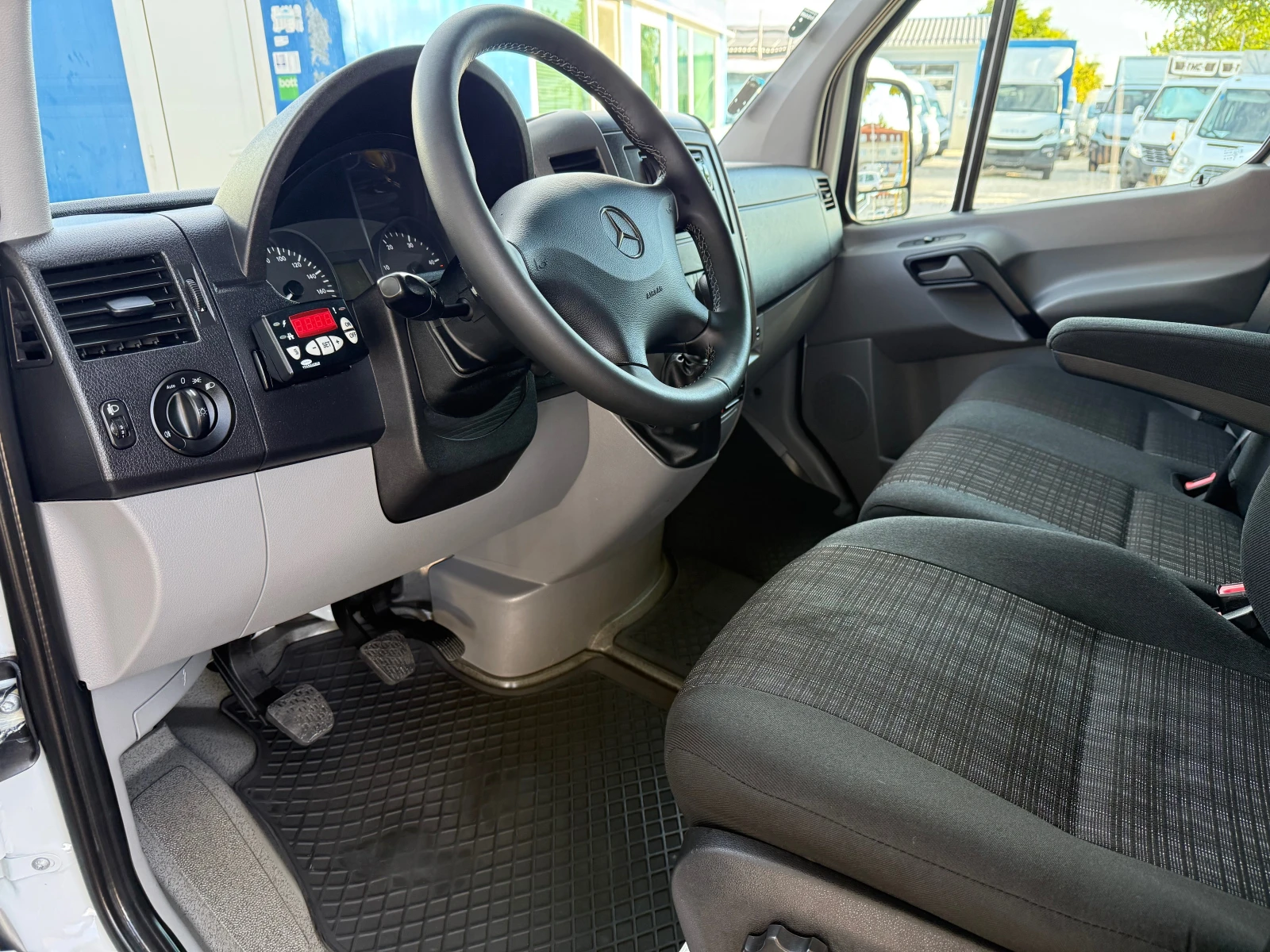 Mercedes-Benz Sprinter 516 CDI ХЛАДИЛЕН MAXI - изображение 8