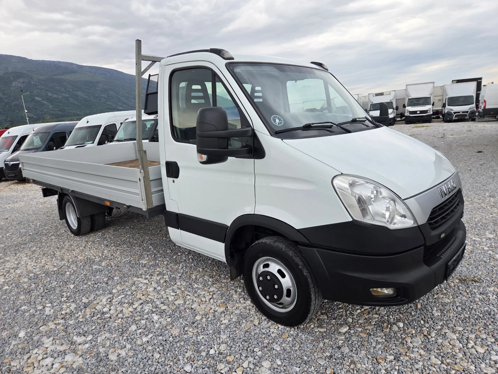 Iveco Daily 35c21, Климатик, 4.30 метра, До 3.5 тона, снимка 7 - Бусове и автобуси - 54458461