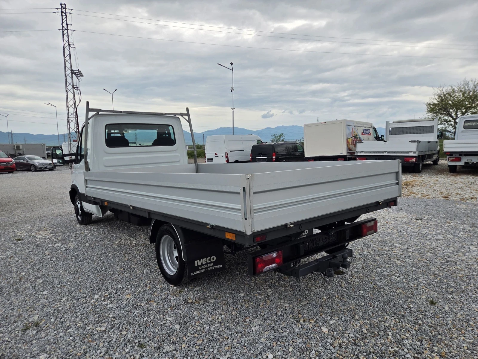 Iveco Daily 35c21, Климатик, 4.30 метра, До 3.5 тона, снимка 3 - Бусове и автобуси - 54458461