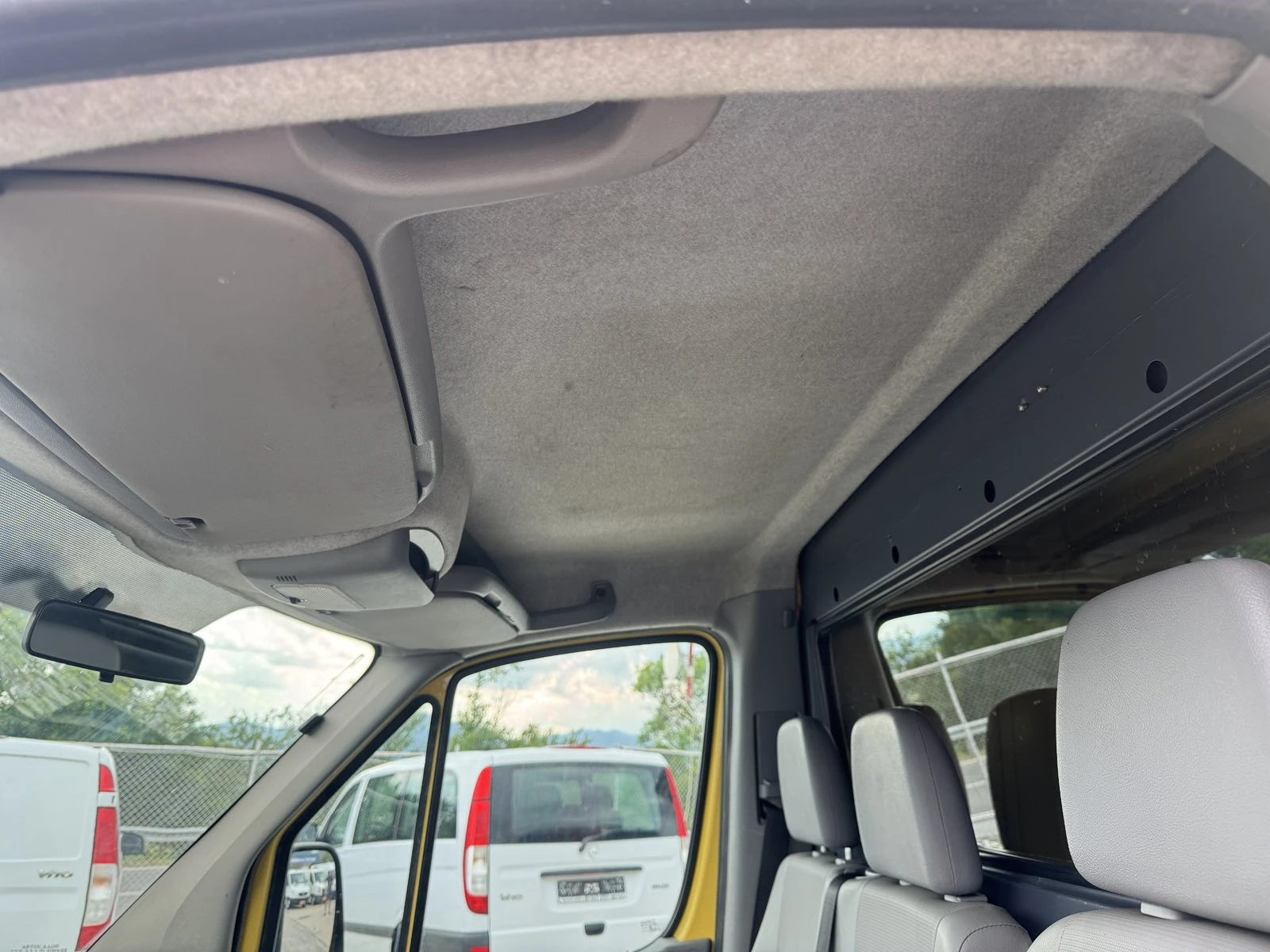 VW Crafter 2.5tTDI, KLIMA, ПЪЛНА СЕРВИЗНА ИСТОРИЯ!!!, снимка 8 - Бусове и автобуси - 54766168