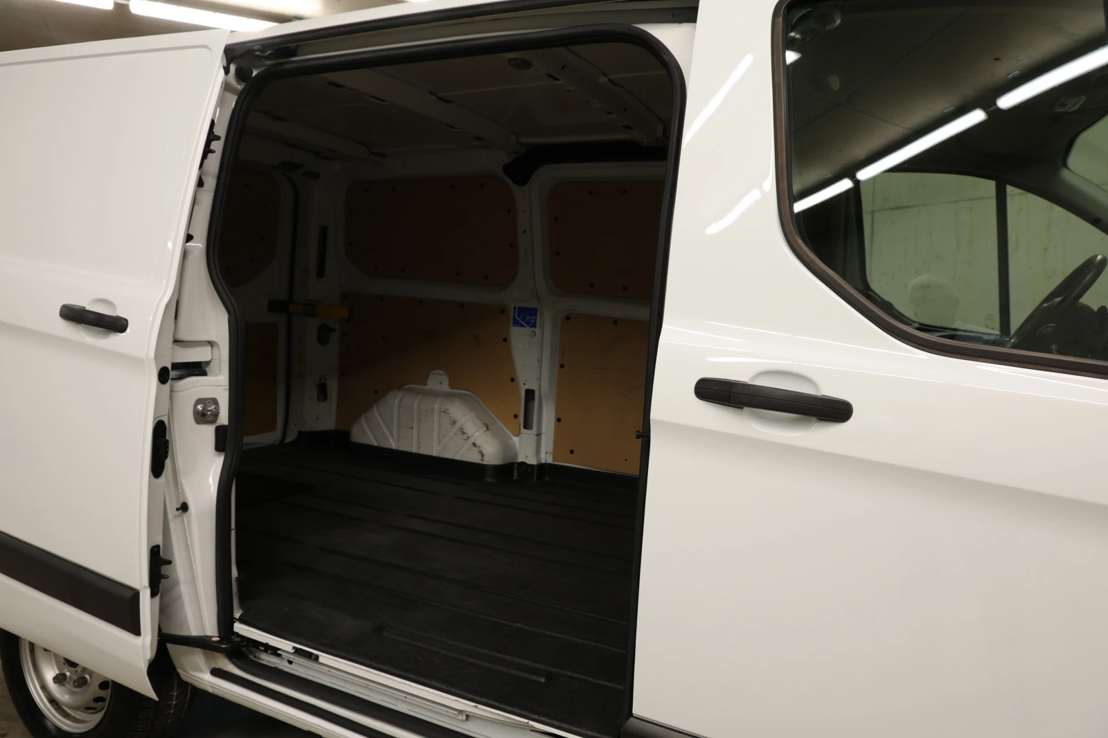 Ford Transit Custom 2.0DTCI, снимка 15 - Бусове и автобуси - 55113781