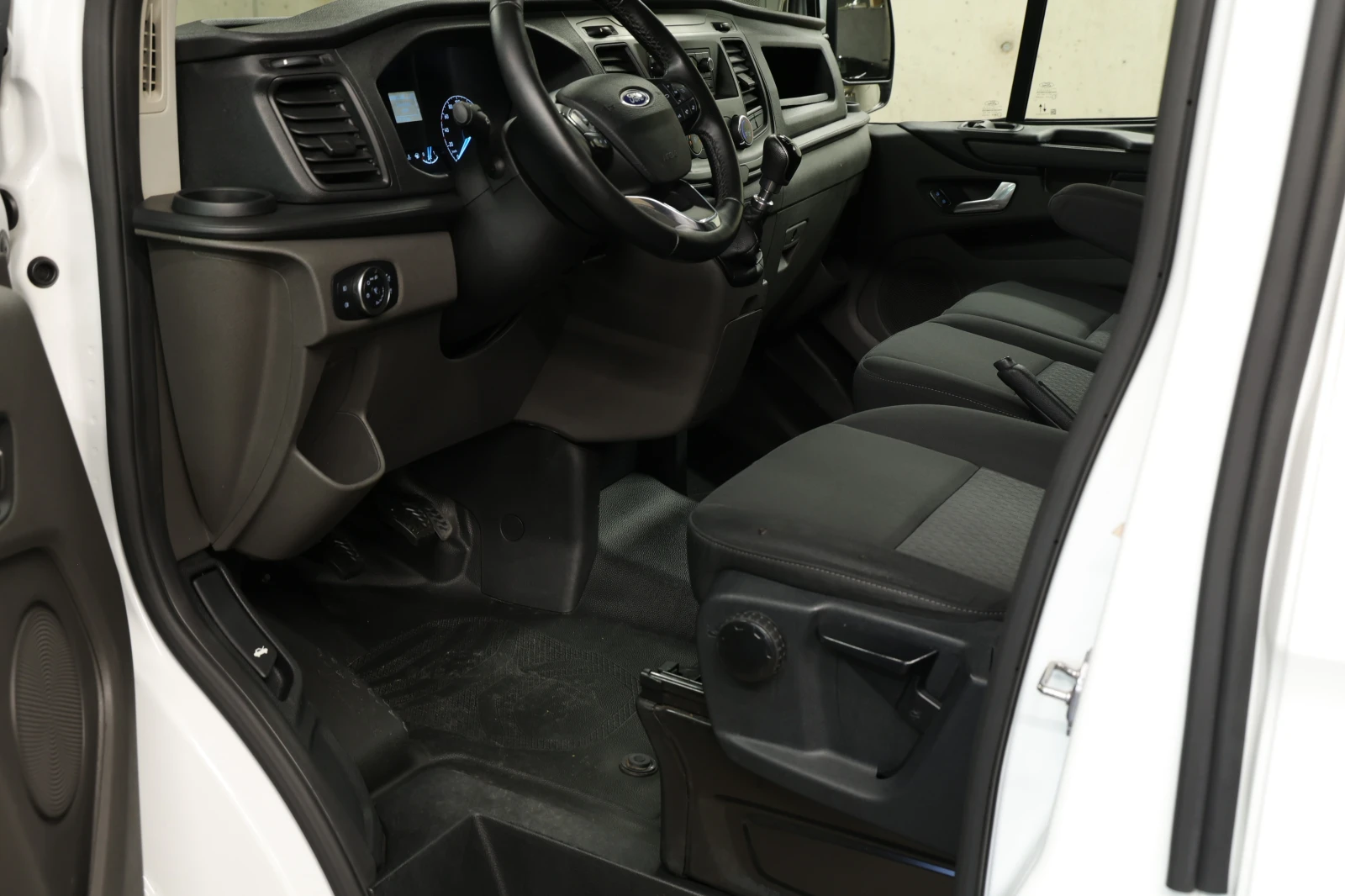 Ford Transit Custom 2.0DTCI, снимка 7 - Бусове и автобуси - 55113781
