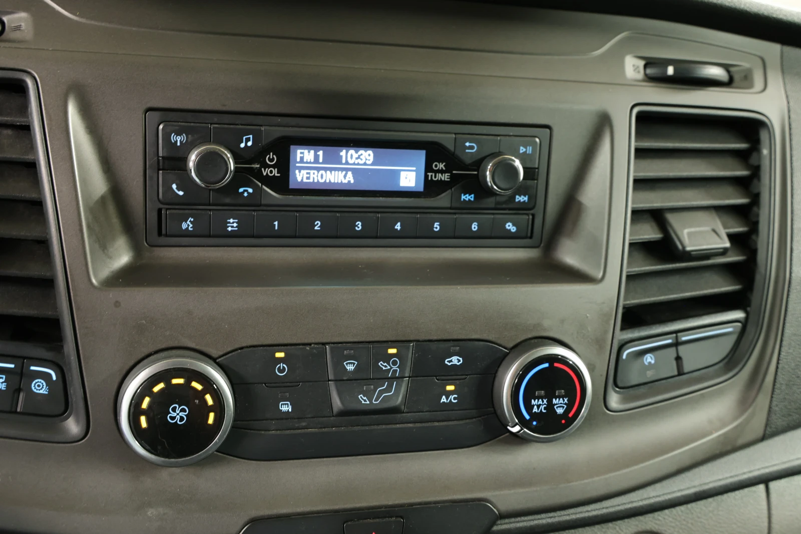 Ford Transit Custom 2.0DTCI, снимка 9 - Бусове и автобуси - 55113781