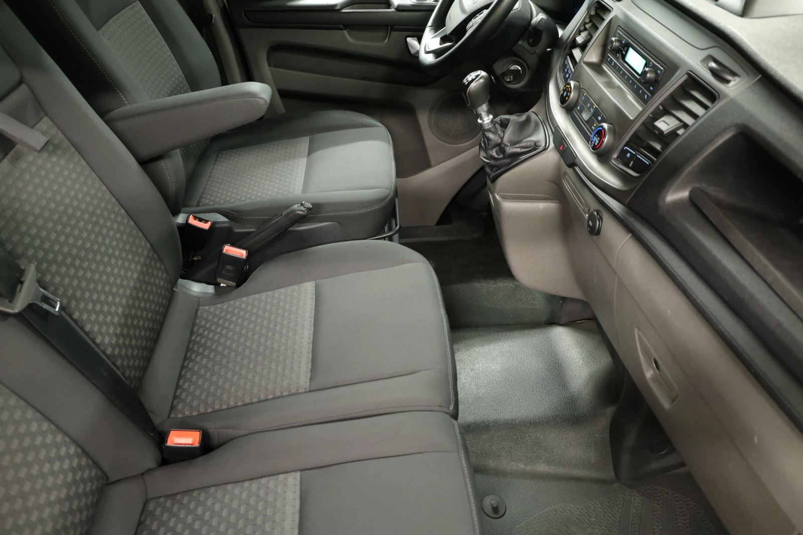Ford Transit Custom 2.0DTCI, снимка 12 - Бусове и автобуси - 55113781