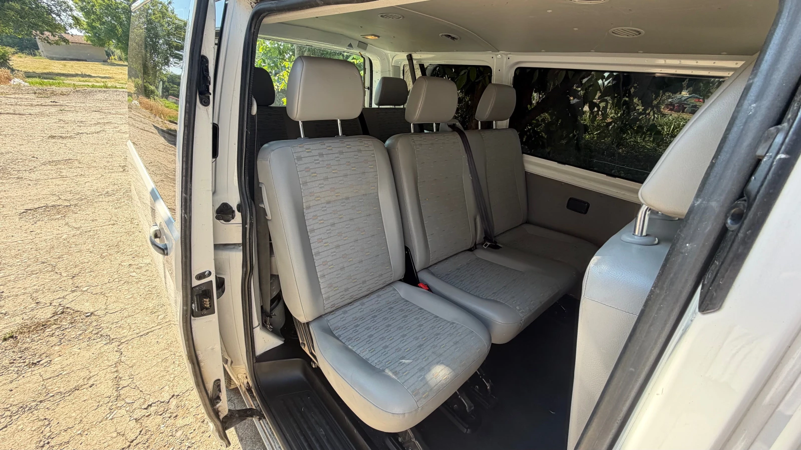 VW T5 2.0TDi 9места, снимка 15 - Бусове и автобуси - 55137723