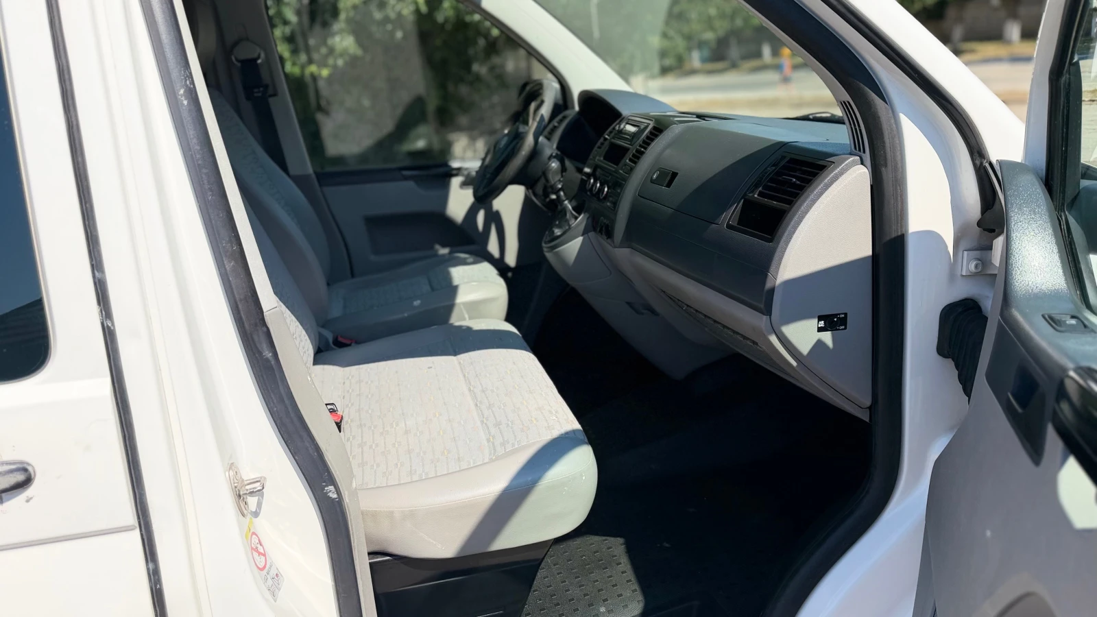 VW T5 2.0TDi 9места, снимка 12 - Бусове и автобуси - 55137723