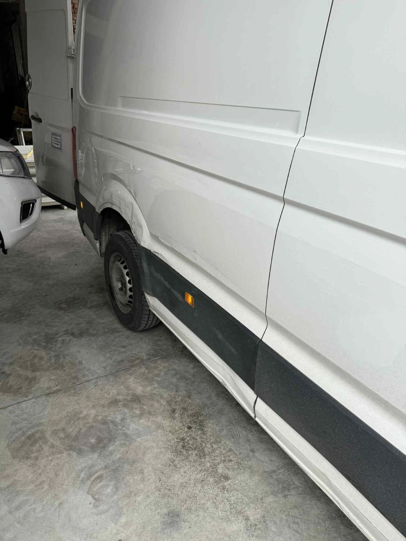 VW Crafter, снимка 11 - Бусове и автобуси - 55743659