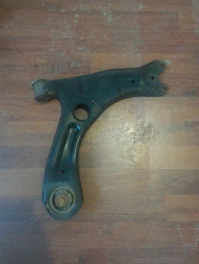 Носач преден десен Шкода Ситигоу (vw up)