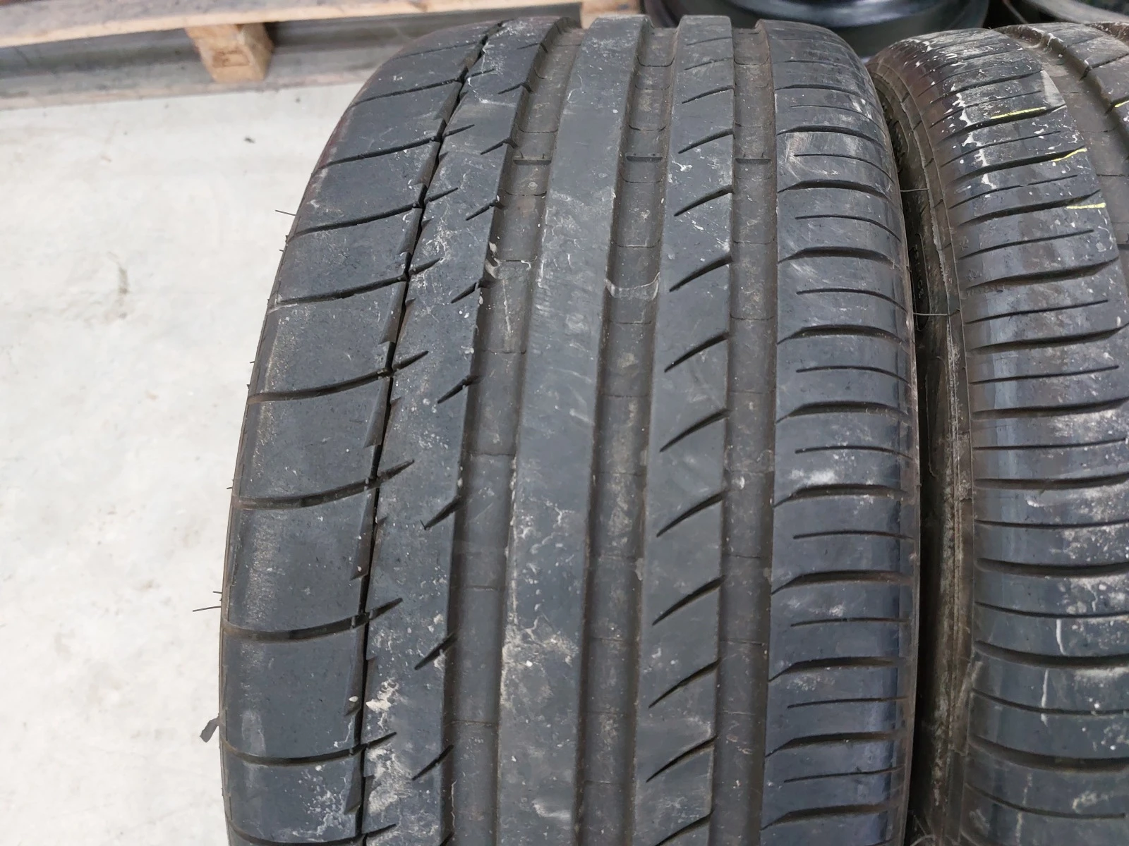  235/35R19 | Mobile.bg   2