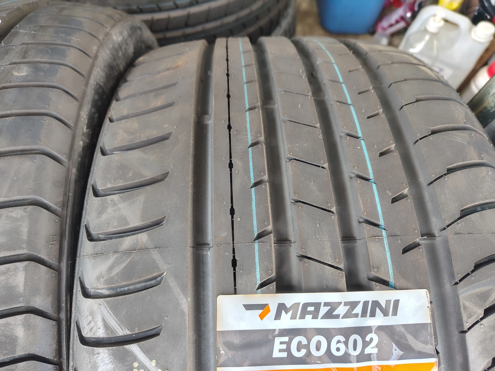 Гуми Летни 265/35R18, снимка 4 - Гуми и джанти - 55840256