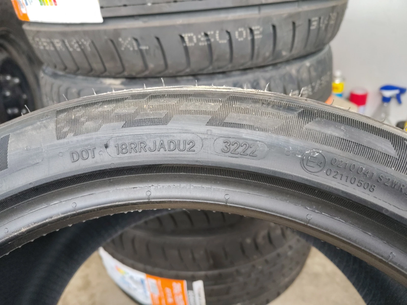 Гуми Летни 265/35R18, снимка 9 - Гуми и джанти - 55840256