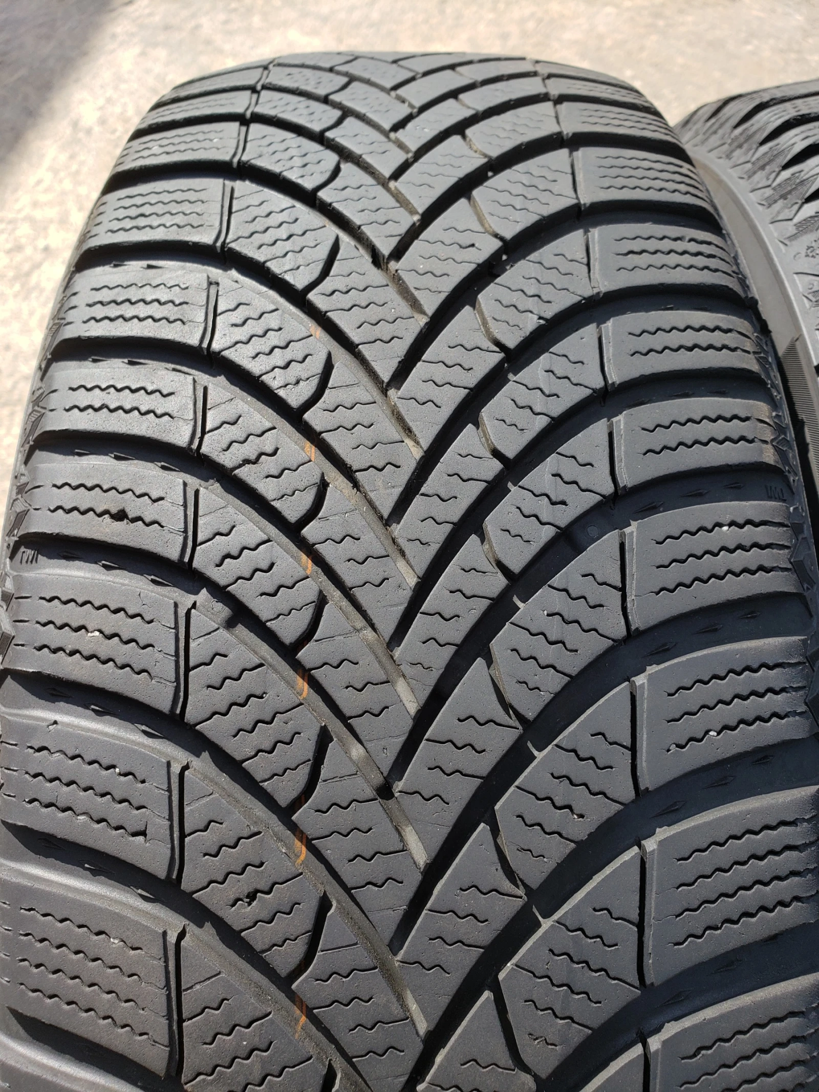 Гуми Зимни 205/60R16