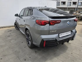 BMW iX2 xDrive30, снимка 10