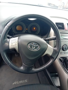 Toyota Auris 14.90кс, снимка 14 - Автомобили и джипове - 43785433