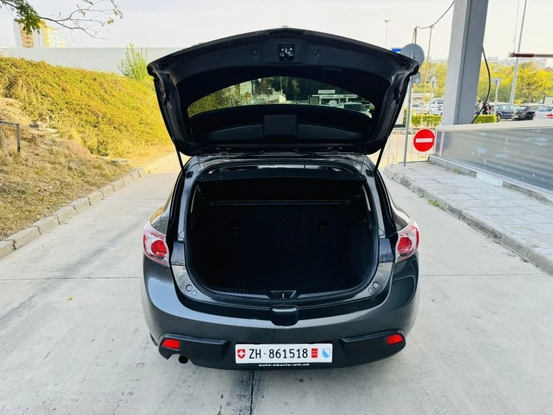 Mazda 3 1.6i Swiss, снимка 8 - Автомобили и джипове - 47433478