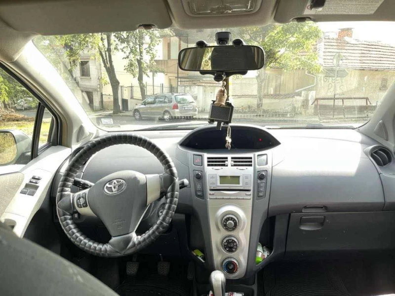 Toyota Yaris, снимка 2 - Автомобили и джипове - 48058522