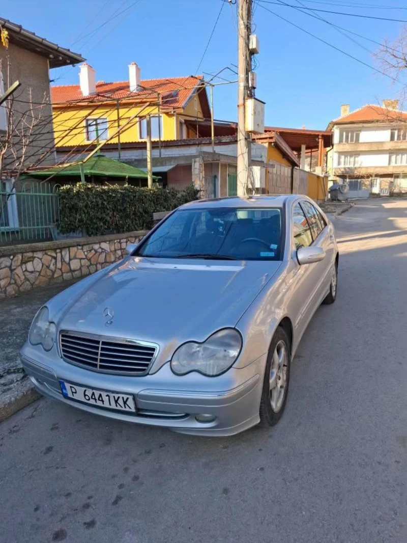 Mercedes-Benz C 220 Avangarde, снимка 3 - Автомобили и джипове - 48379959