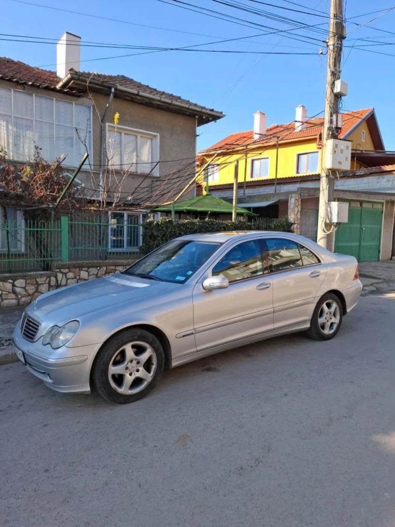 Mercedes-Benz C 220 Avangarde, снимка 2 - Автомобили и джипове - 48379959