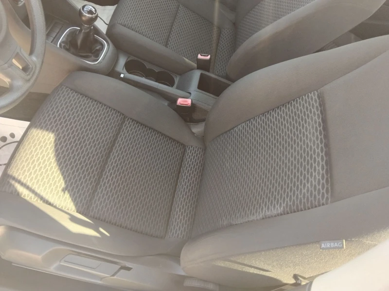 VW Golf 1.4i80кА/С, снимка 17 - Автомобили и джипове - 51811702