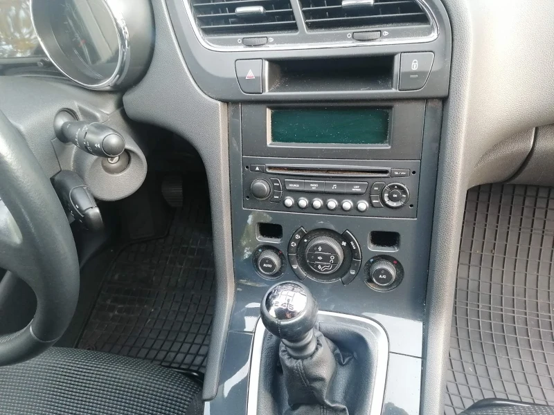 Peugeot 5008, снимка 7 - Автомобили и джипове - 51637732