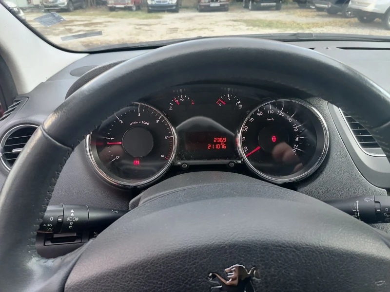 Peugeot 5008, снимка 15 - Автомобили и джипове - 51637732