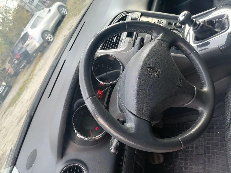 Peugeot 5008, снимка 12 - Автомобили и джипове - 51637732