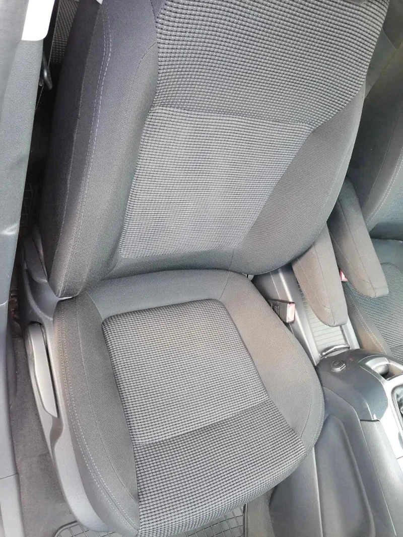 Peugeot 5008, снимка 8 - Автомобили и джипове - 51637732