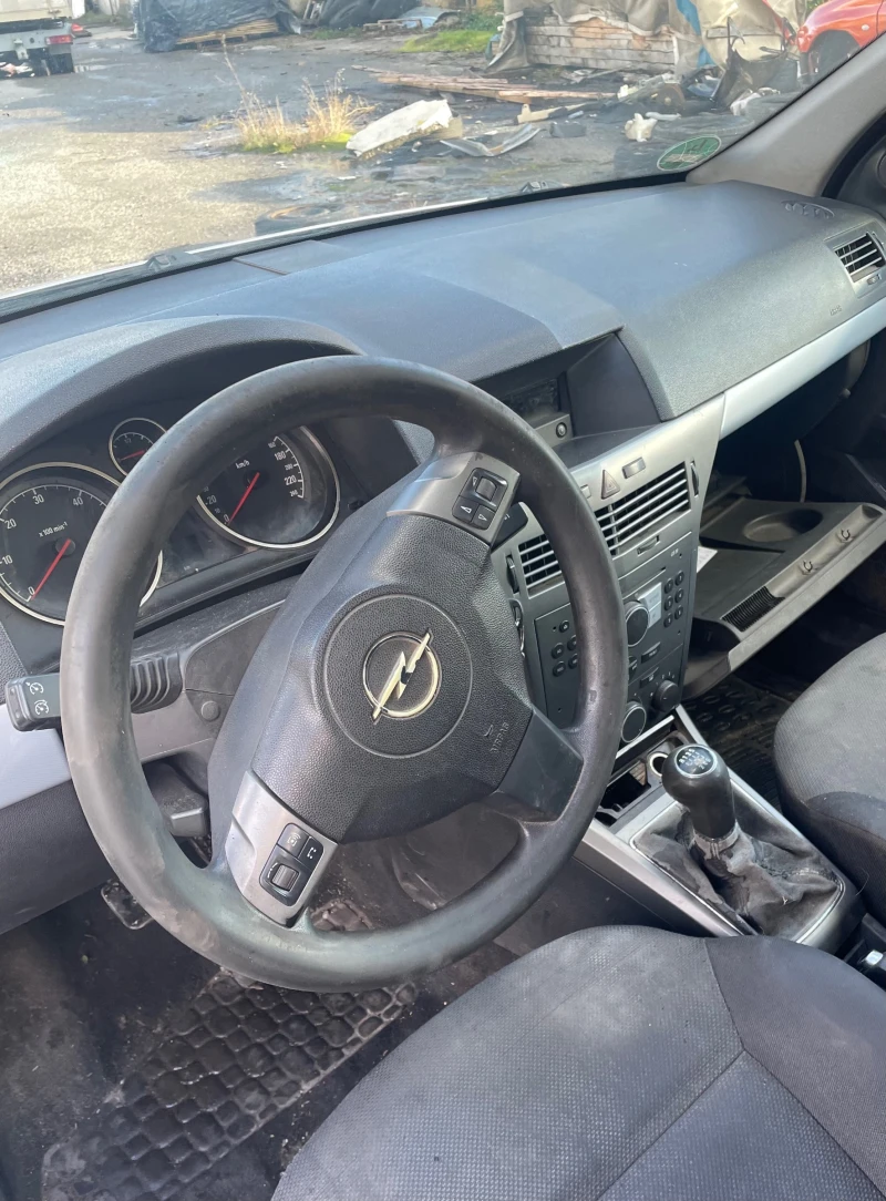 Opel Astra 1.9 cdti 6 ск, снимка 6 - Автомобили и джипове - 52203374